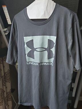 Under Armor Men's Tshirt
